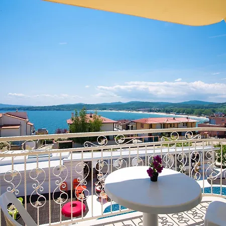 Отель Golden Star 3*